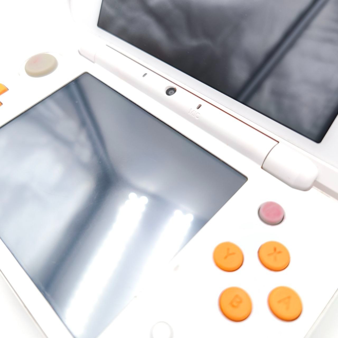 Nintendo New 2DS XL Bianco/Arancione Console con Accessori - Usato6