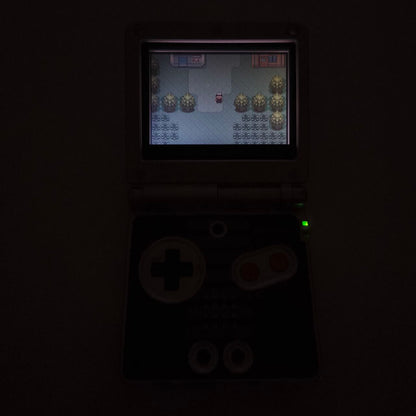 NINTENDO GAME BOY ADVANCE SP NES LIMITED EDITION AGS 001 CONSOLE con CARICATORE