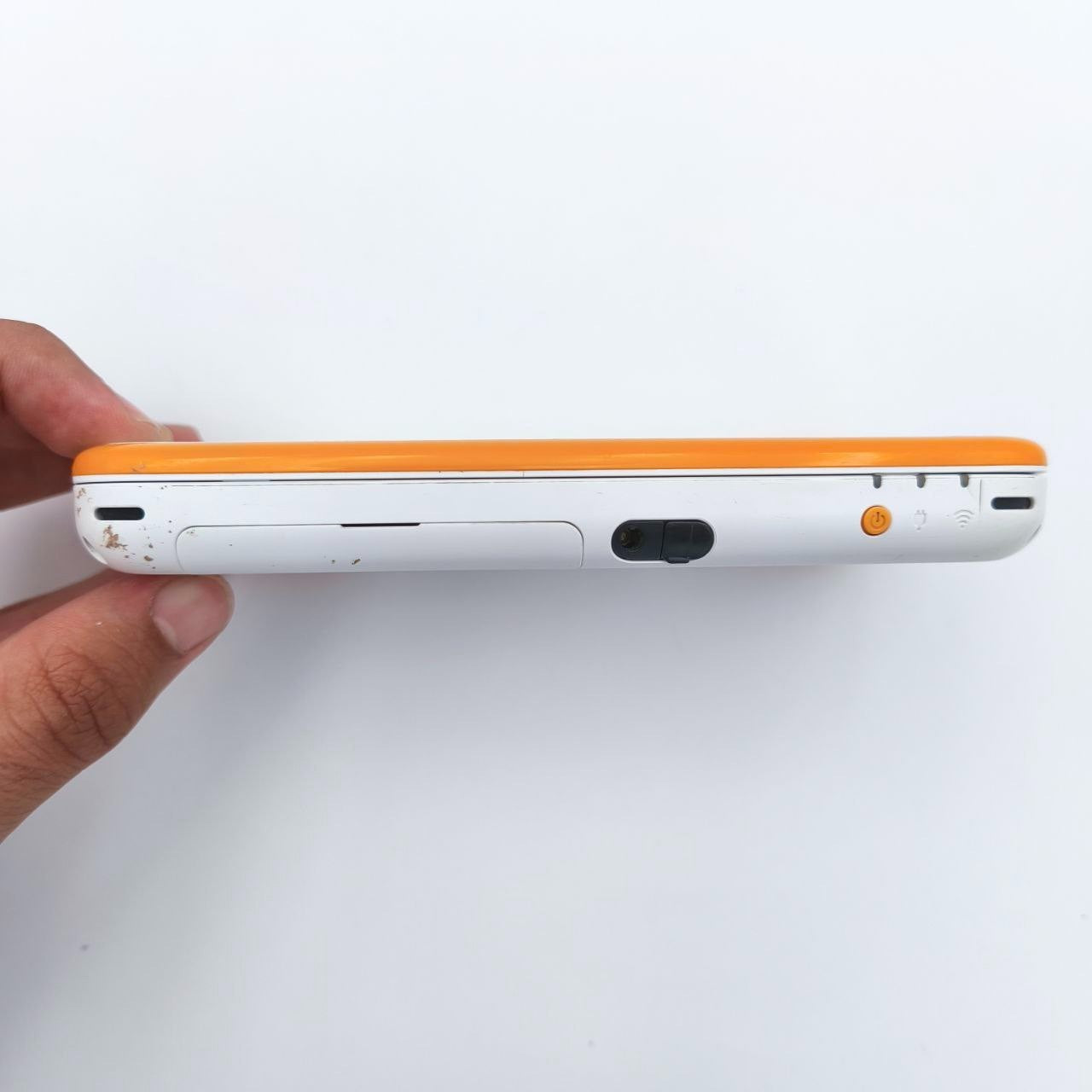 Nintendo New 2DS XL Bianco/Arancione Console con Accessori - Usato9